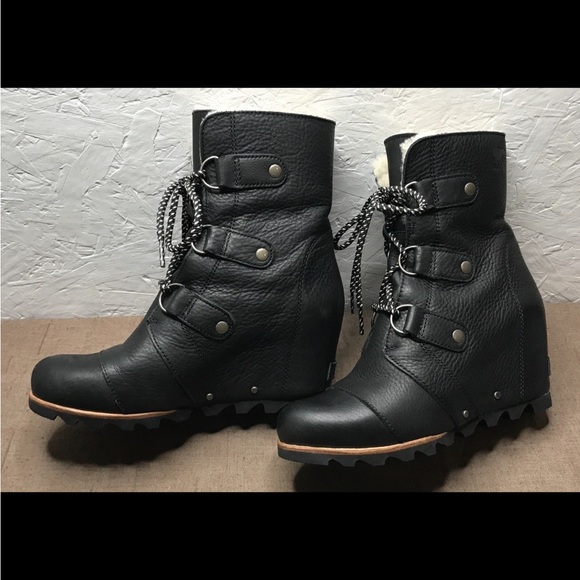 EUC Sorel Joan of Arctic Wedge Mid Shearling Womens Boots Black Leather Size 7.5 - Picture 4 of 16